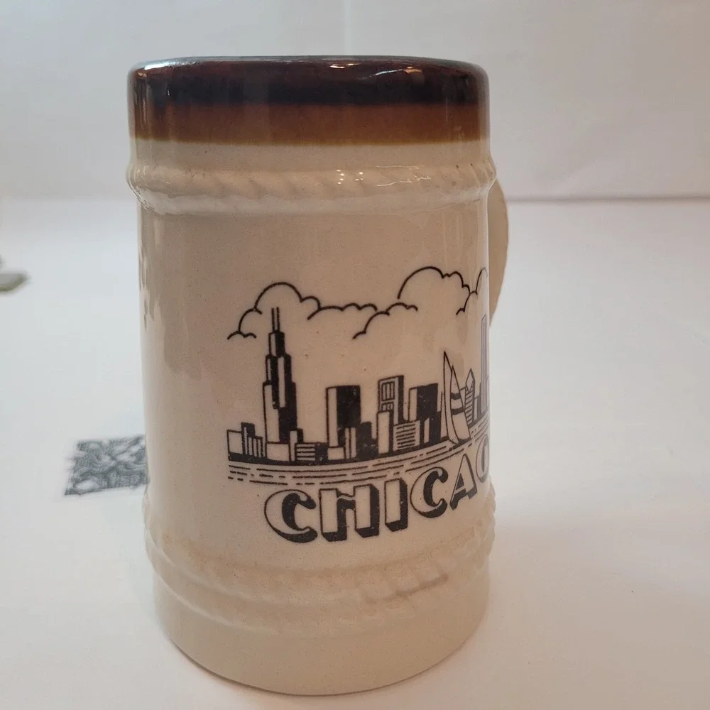 Vintage Chicago Illinois Ceramic Beer Stein Collectible Decoration City‎ Skyline